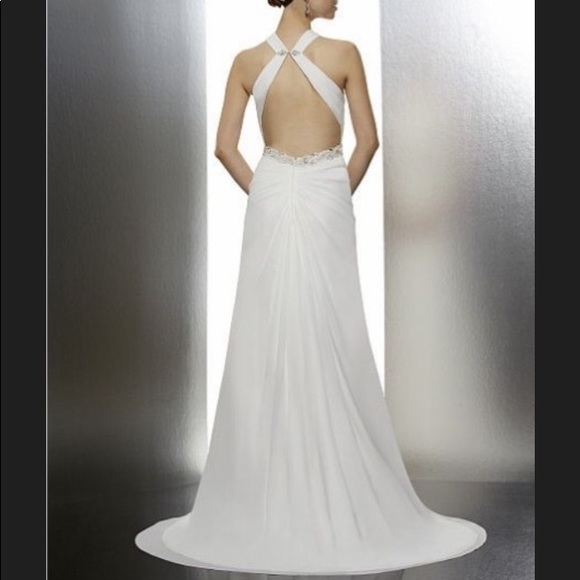 Brand New Moonlight Bridal Gown - Picture 2 of 9